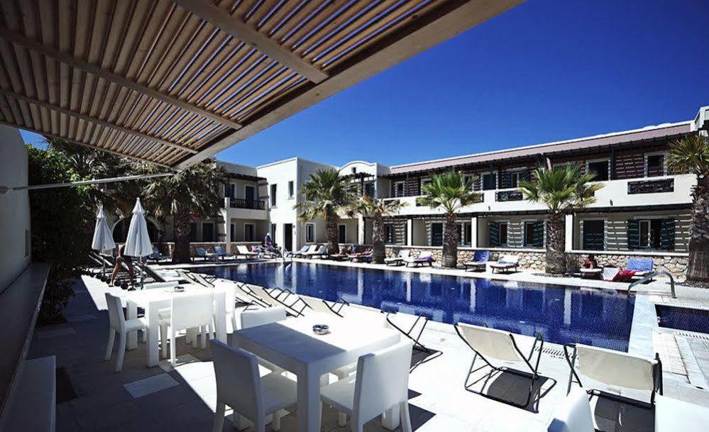 Rose Bay Hotel Kamári Exteriör bild